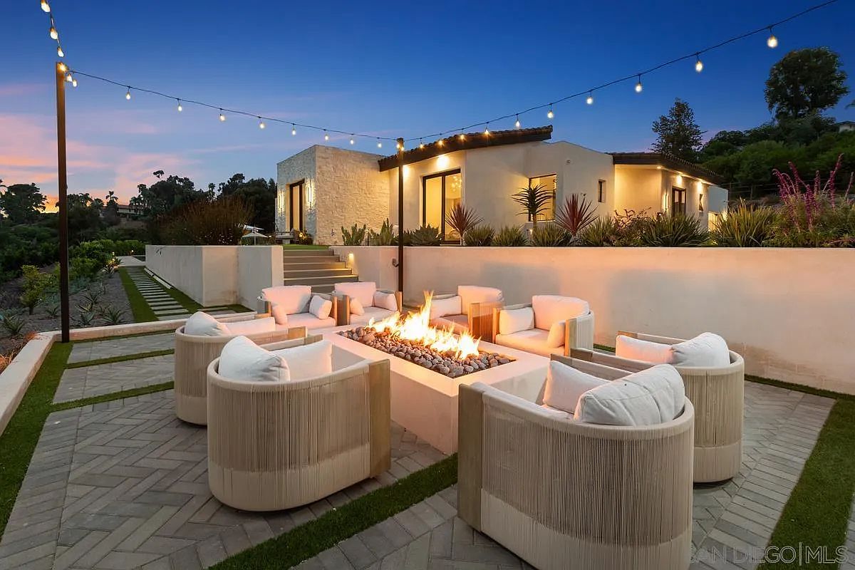 Modern Farmhouse on El Mirador — 4x8 Construction