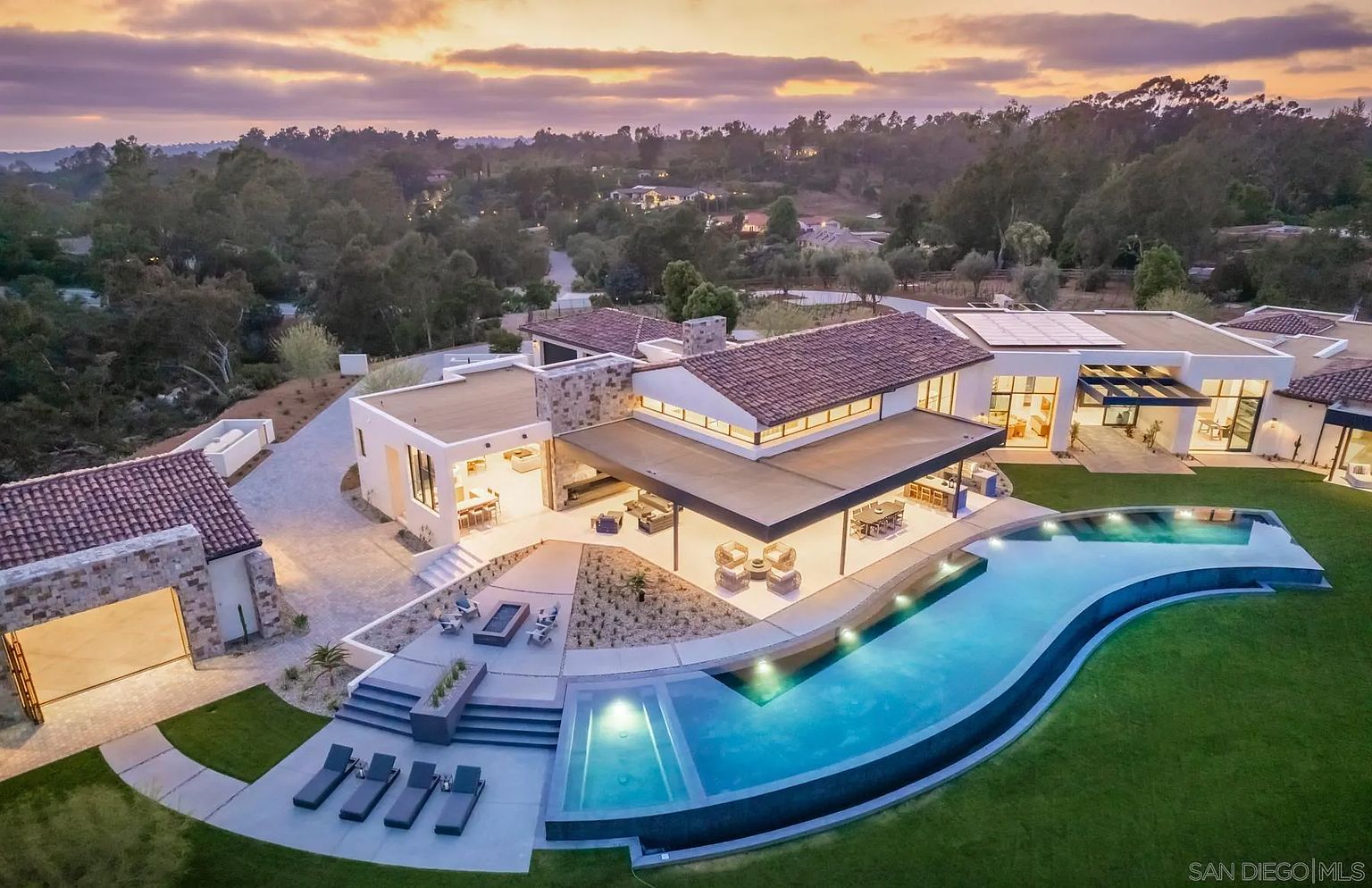 Linea Del Cielo modern estate, Rancho Santa Fe — foundation and concrete by 4x8