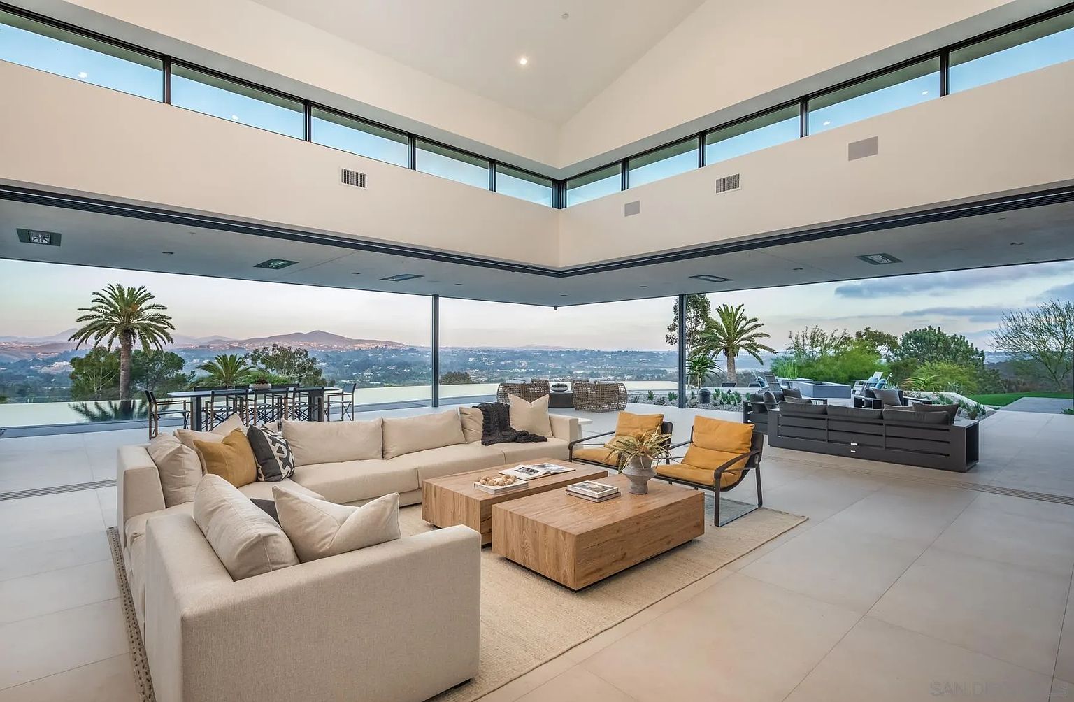 Linea Del Cielo modern estate, Rancho Santa Fe — foundation and concrete by 4x8