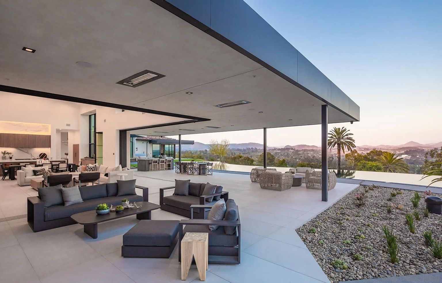 Linea Del Cielo modern estate, Rancho Santa Fe — foundation and concrete by 4x8
