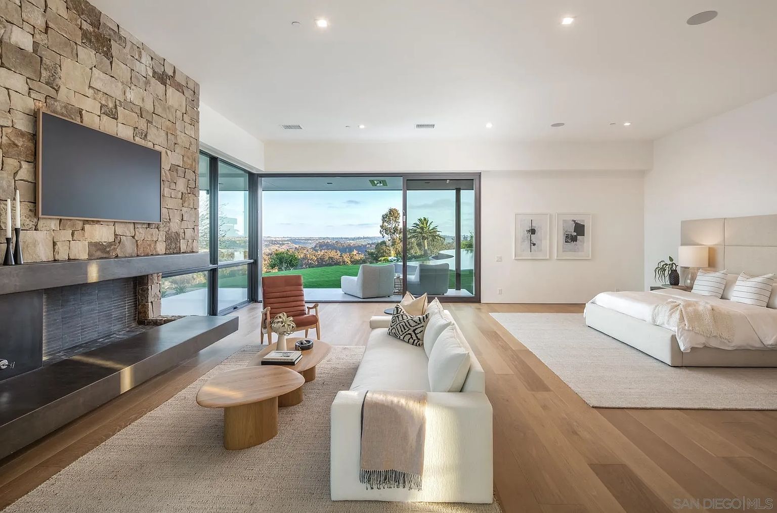 Linea Del Cielo modern estate, Rancho Santa Fe — foundation and concrete by 4x8