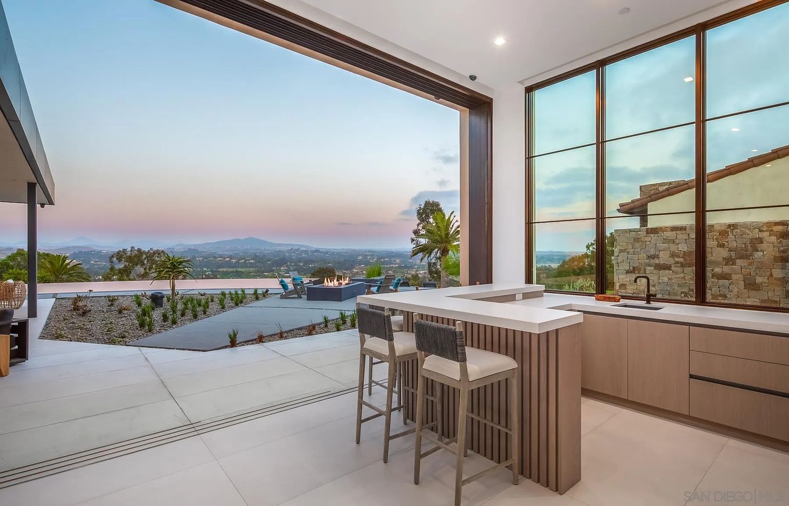 Linea Del Cielo modern estate, Rancho Santa Fe — foundation and concrete by 4x8