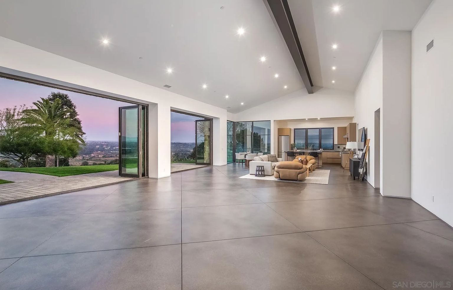 Linea Del Cielo modern estate, Rancho Santa Fe — foundation and concrete by 4x8