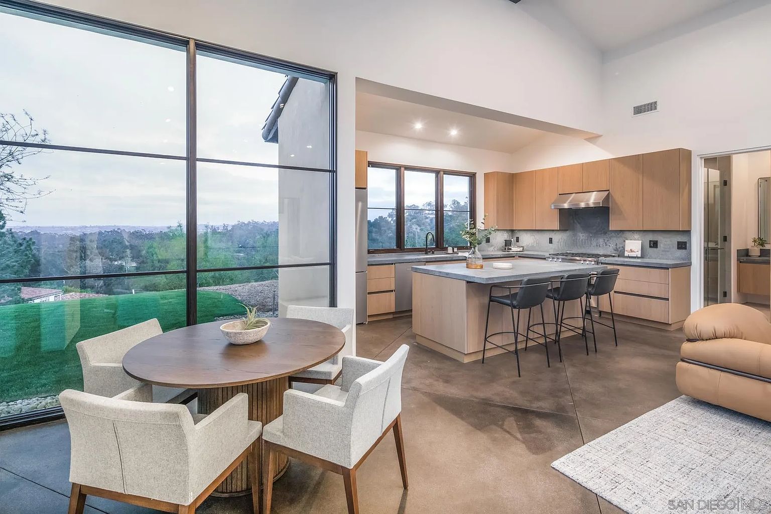 Linea Del Cielo modern estate, Rancho Santa Fe — foundation and concrete by 4x8