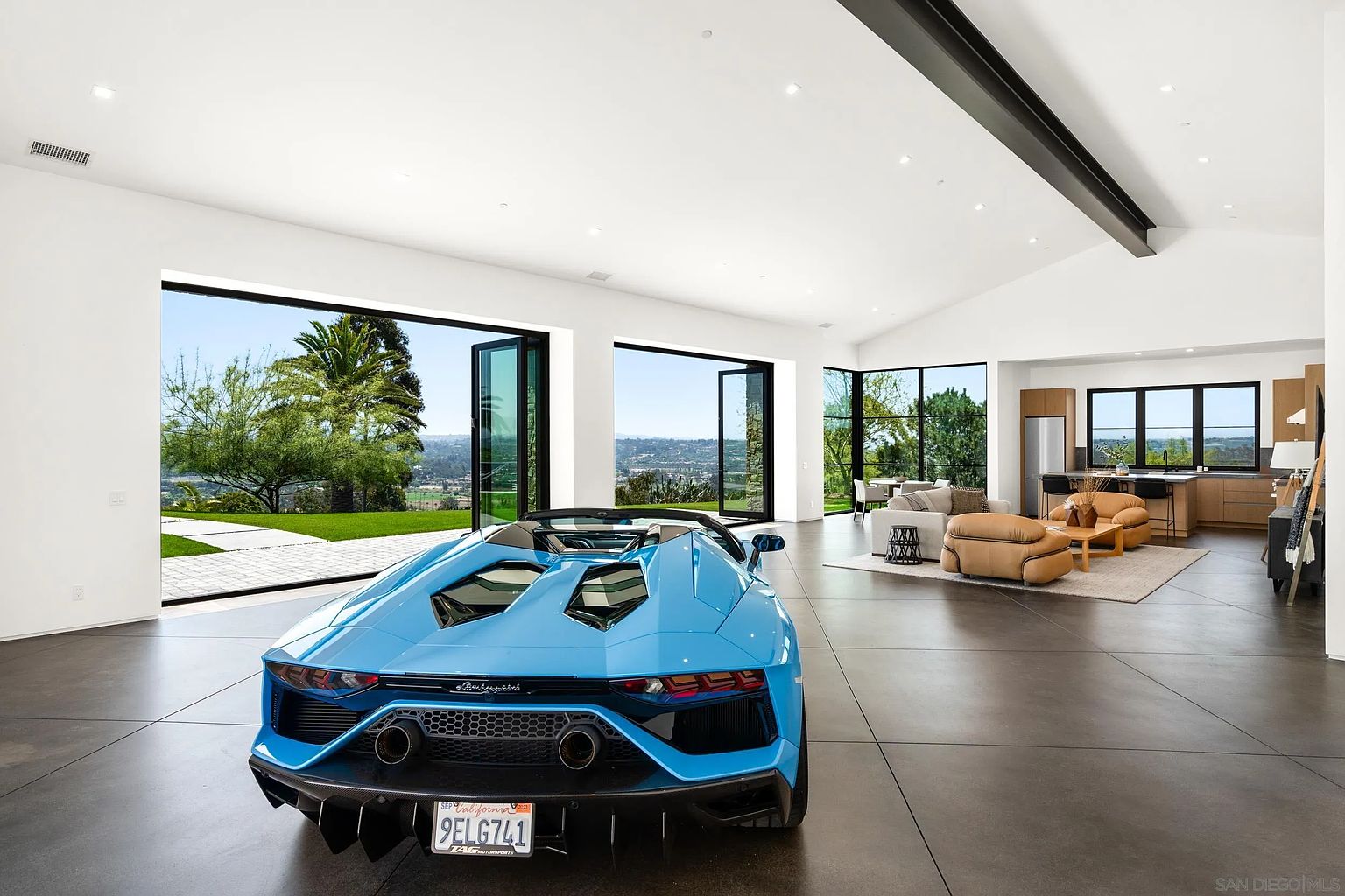 Linea Del Cielo modern estate, Rancho Santa Fe — foundation and concrete by 4x8