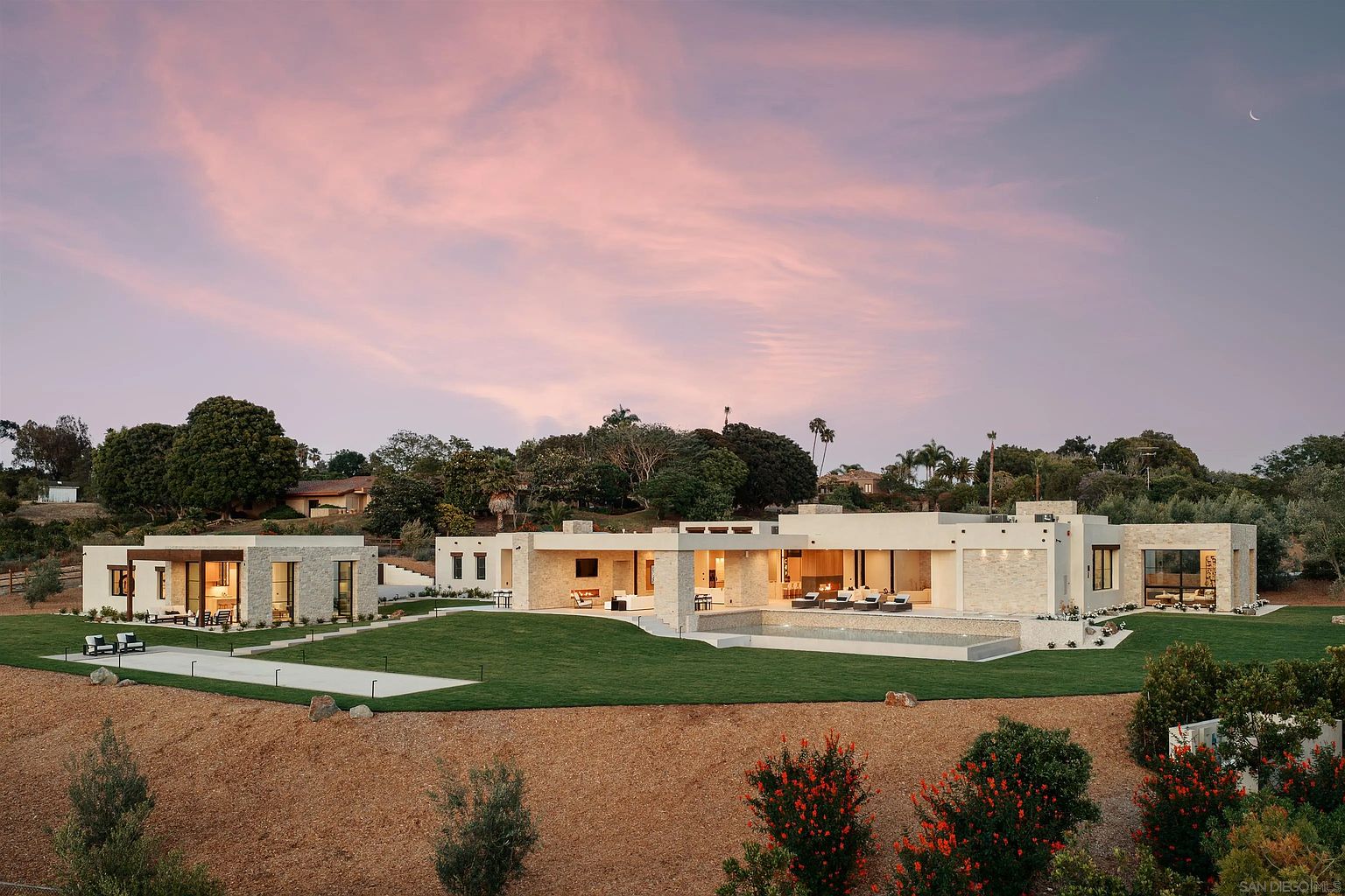AER — Modern Estate in The Covenant — 4x8 Construction