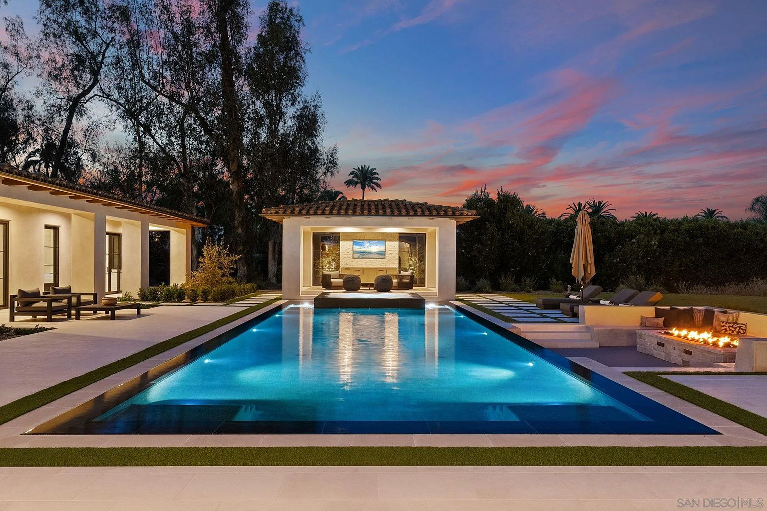 AER — Modern Estate in The Covenant — 4x8 Construction