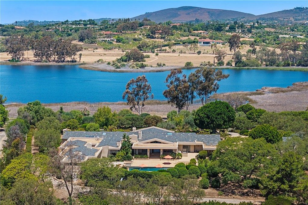AER — Modern Estate in The Covenant — 4x8 Construction