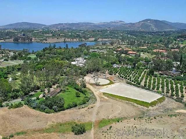 AER — Modern Estate in The Covenant — 4x8 Construction