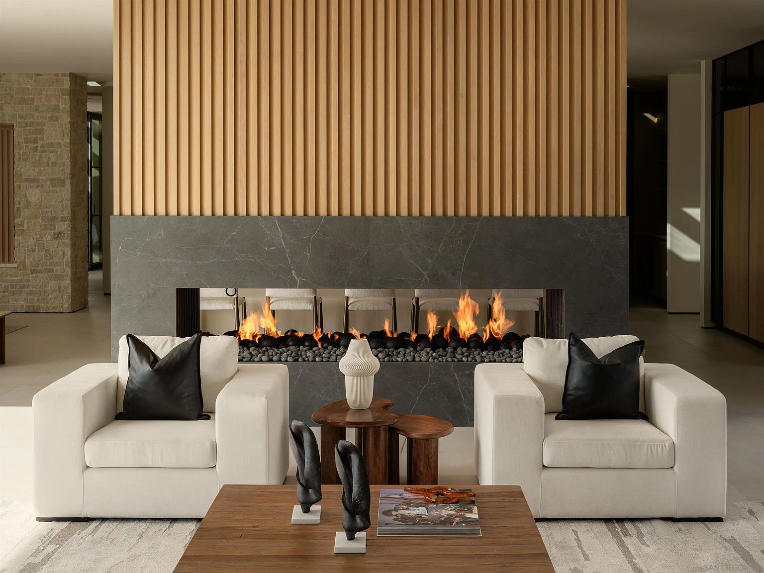 AER — Modern Estate in The Covenant — 4x8 Construction