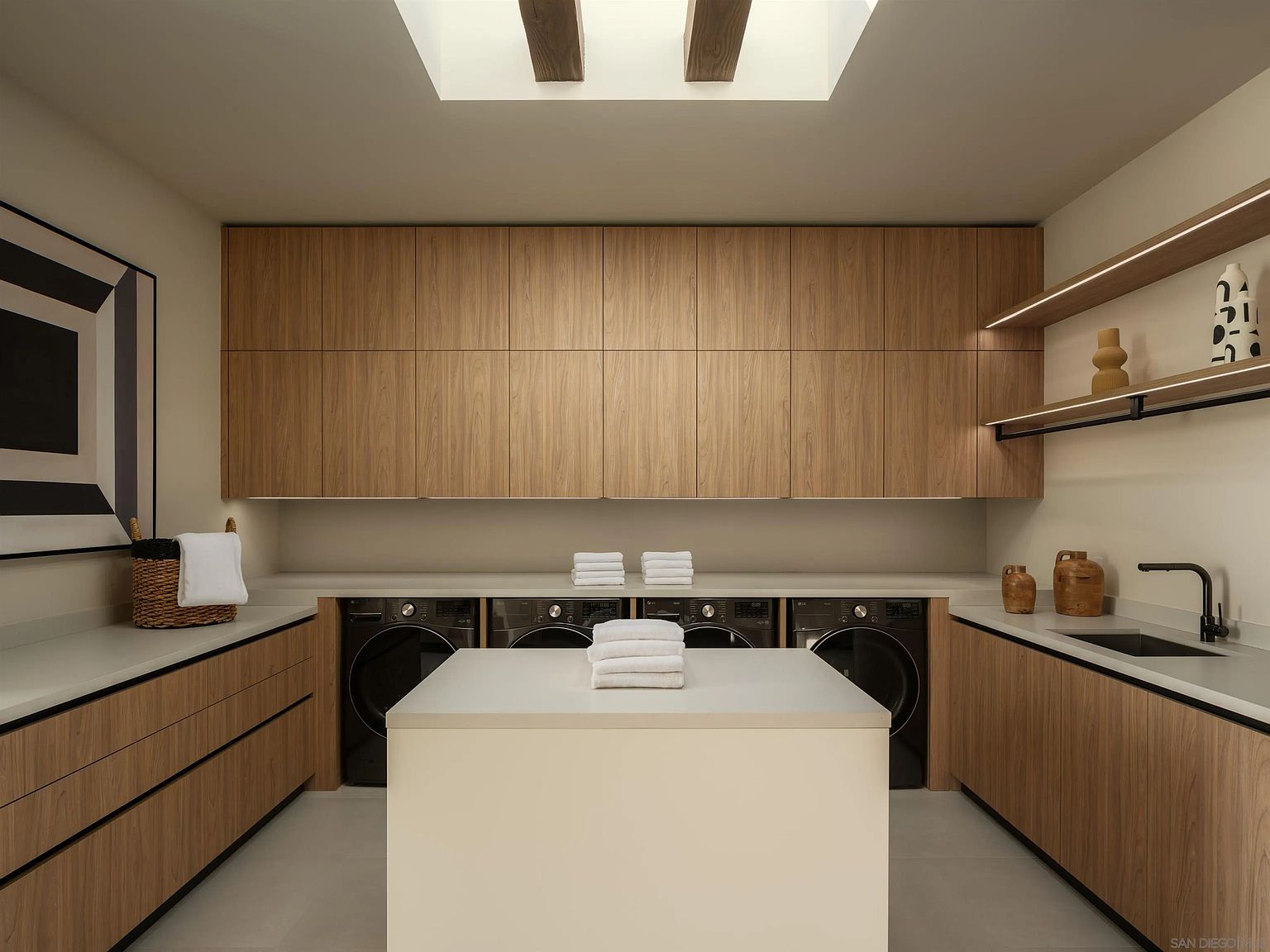 AER — Modern Estate in The Covenant — 4x8 Construction