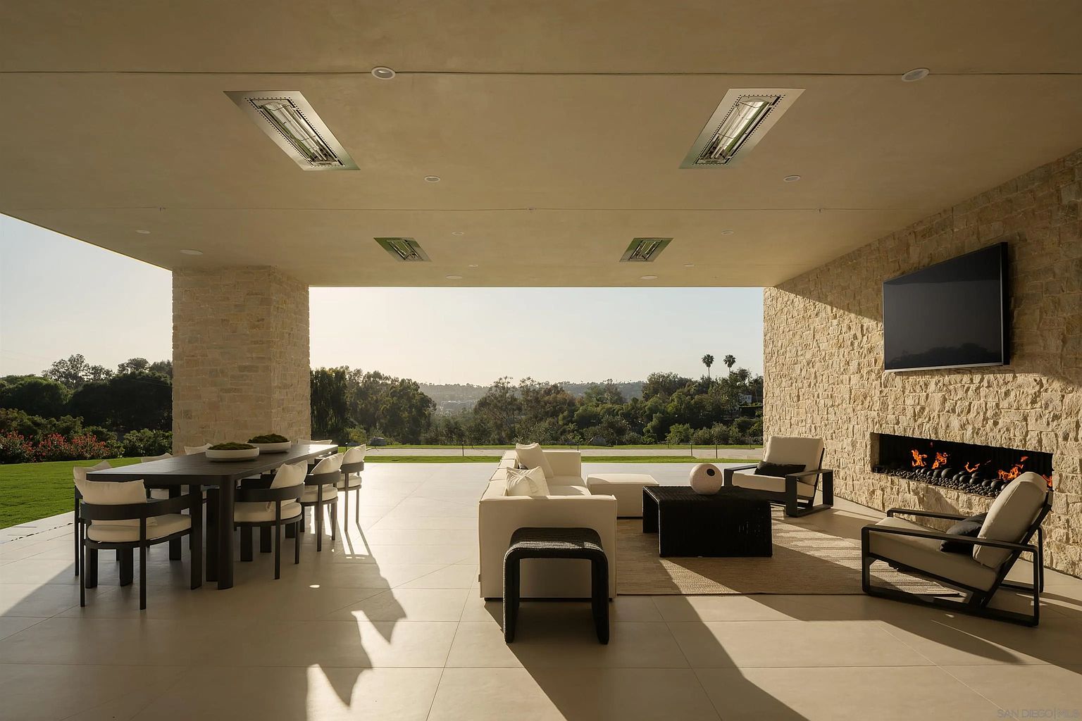 AER — Modern Estate in The Covenant — 4x8 Construction