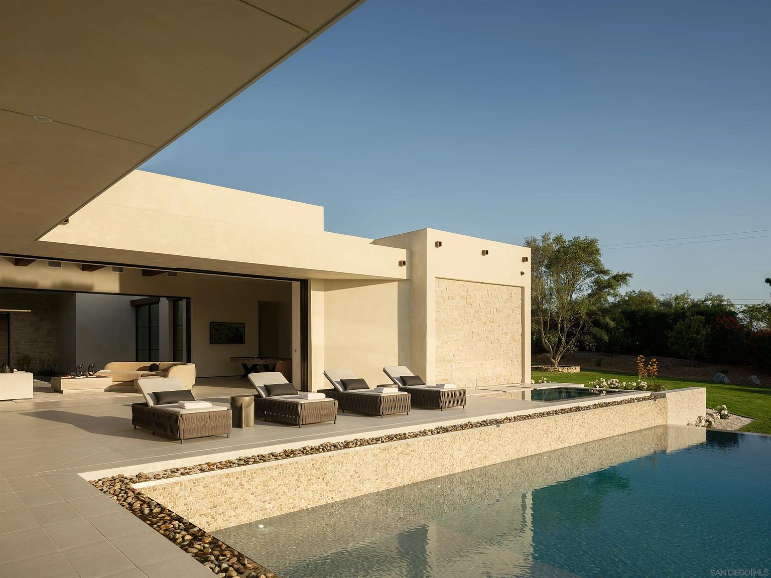 AER — Modern Estate in The Covenant — 4x8 Construction