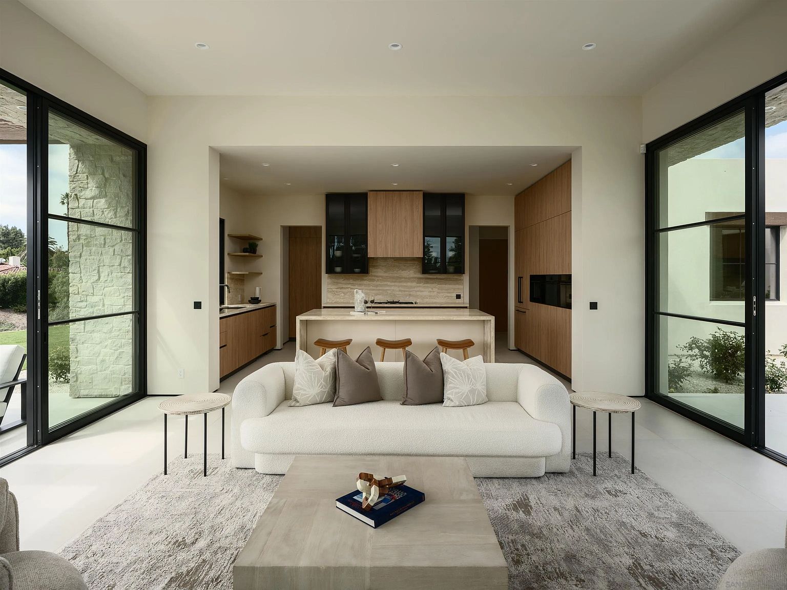 AER — Modern Estate in The Covenant — 4x8 Construction