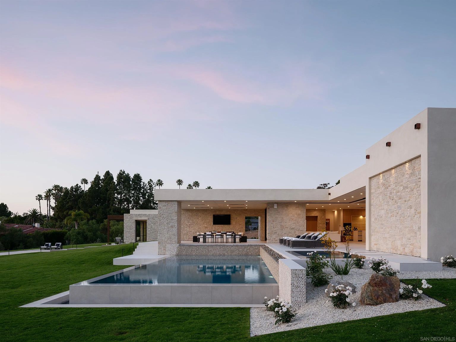 AER — Modern Estate in The Covenant — 4x8 Construction