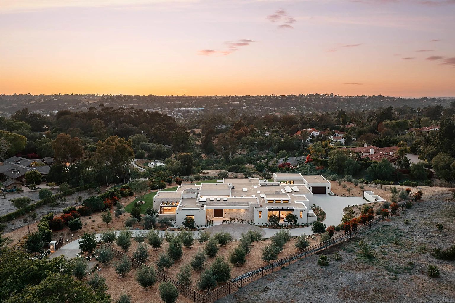 AER — Modern Estate in The Covenant — 4x8 Construction