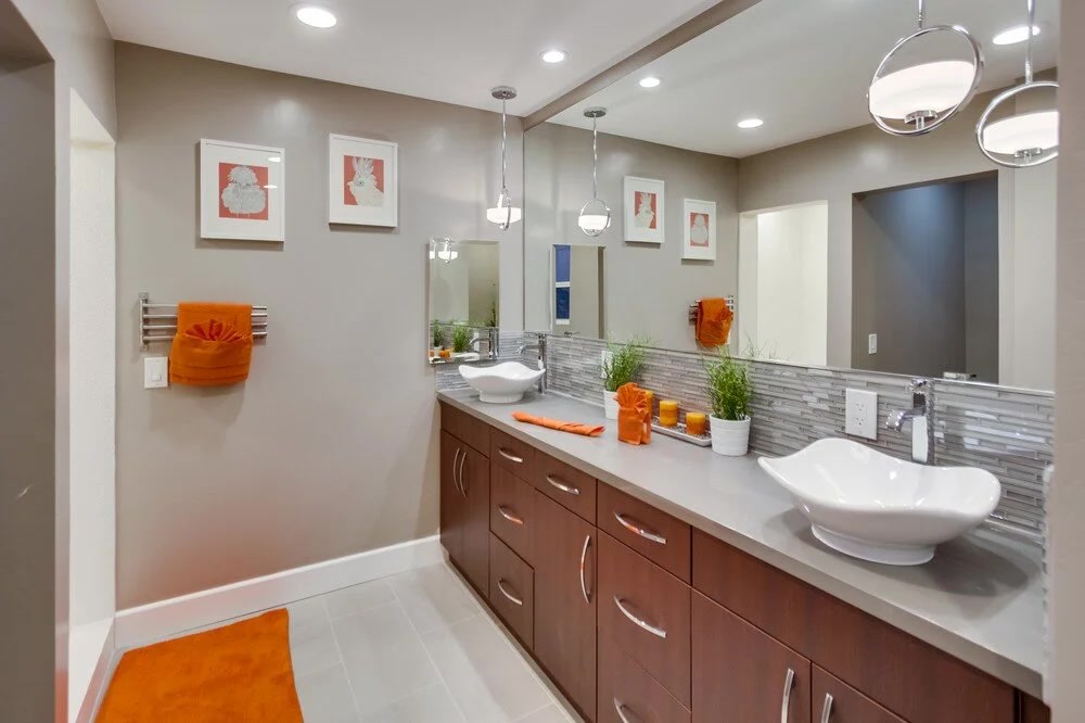 Modern Remodel at Twilight — 4x8 Construction