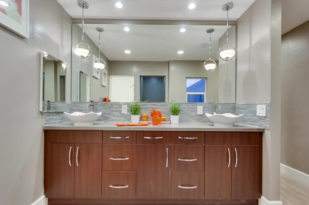 Modern Remodel at Twilight — 4x8 Construction
